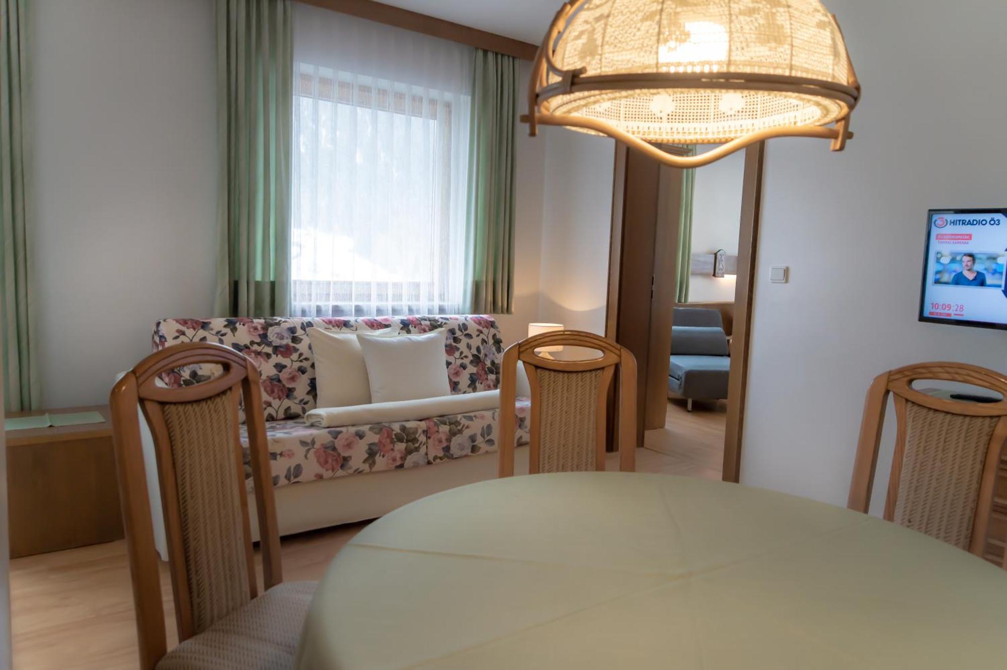Das Alpenblick & Outdoor Lodge Nauders Exteriör bild