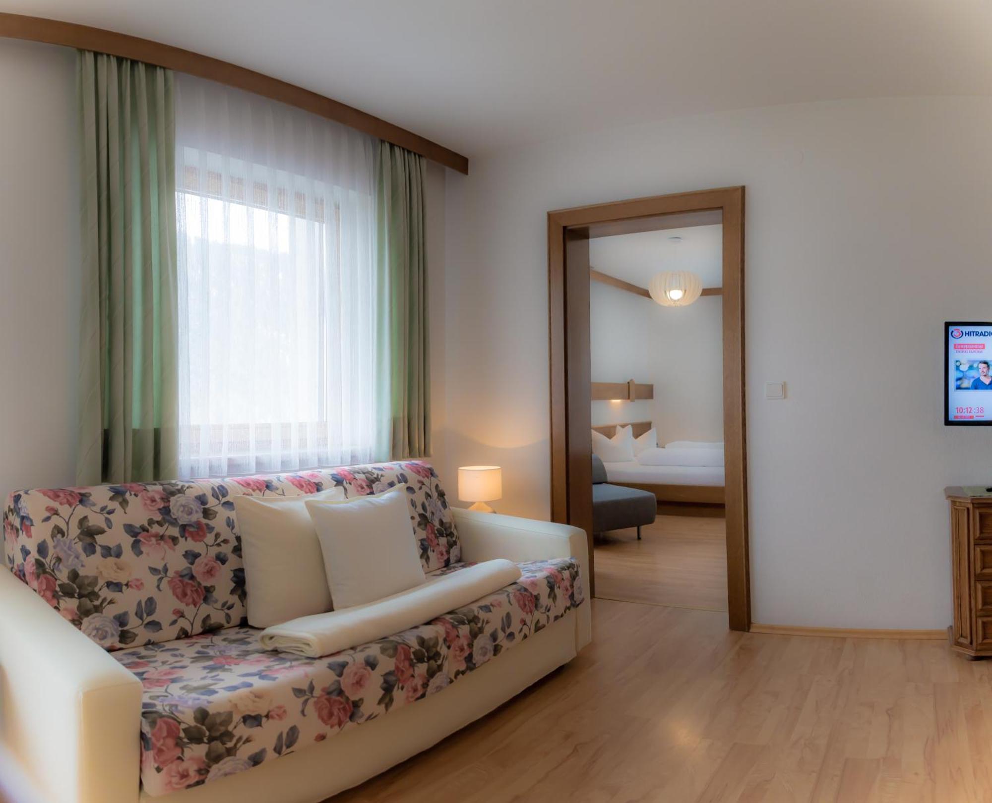 Das Alpenblick & Outdoor Lodge Nauders Exteriör bild